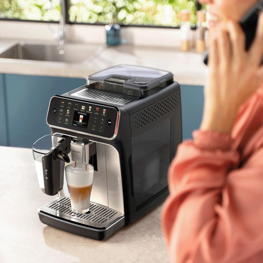 Philips Serie 5400 EP5447/90 Kaffeevollautomat LatteGo Chrom